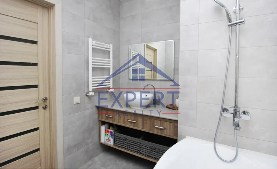 ԿԵՆՏՐՈՆ, ԵԿՄԱԼՅԱՆ  ՓՈՂՈՑ, 3 ՍԵՆՅԱԿ