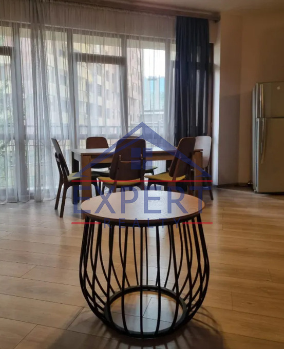 ԿԵՆՏՐՈՆ, ԵԿՄԱԼՅԱՆ  ՓՈՂՈՑ, 3 ՍԵՆՅԱԿ