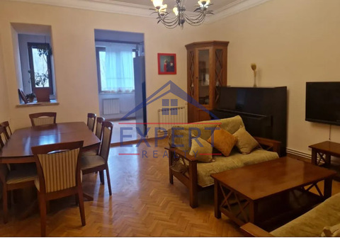 ԿԵՆՏՐՈՆ, ԲԱՂՐԱՄՅԱՆ ՊՈՂՈՏԱ, 3 ՍԵՆՅԱԿ