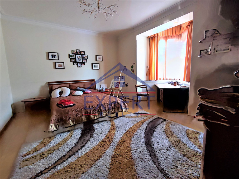 ՔԱՆԱՔԵՌ-ԶԵՅԹՈՒՆ, ԲԱԲԱՅԱՆ ՓՈՂՈՑ,  6 ՍԵՆՅԱԿ