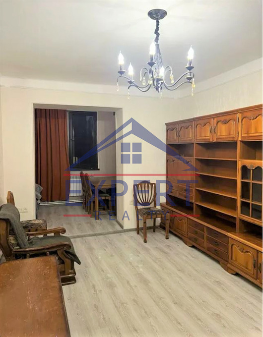 ԱՐԱԲԿԻՐ, ՎԱՀՐԱՄ ՓԱՓԱԶՅԱՆ ՓՈՂՈՑ, 3 ՍԵՆՅԱԿ