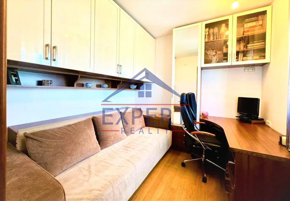 ԿԵՆՏՐՈՆ, ՆԱՐ-ԴՈՍ ՓՈՂՈՑ, 4 ՍԵՆՅԱԿ