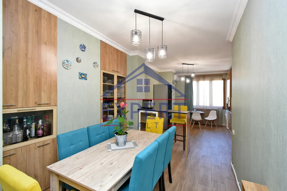 ԿԵՆՏՐՈՆ, ՏՊԱԳՐԻՉՆԵՐԻ ՓՈՂՈՑ, 5 ՍԵՆՅԱԿ