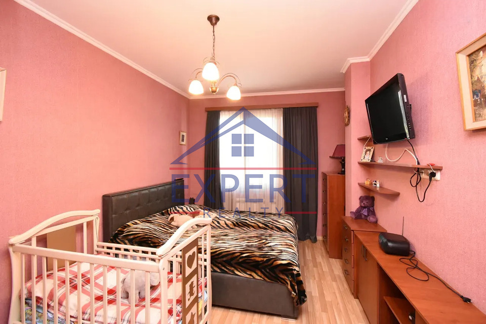 ԿԵՆՏՐՈՆ, ՏՊԱԳՐԻՉՆԵՐԻ ՓՈՂՈՑ, 5 ՍԵՆՅԱԿ