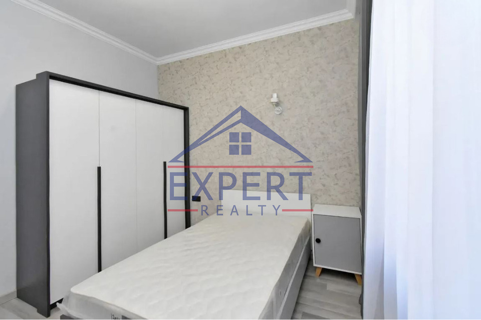 ԱՋԱՓՆՅԱԿ, ԼԵՆԻՆԳՐԱԴՅԱՆ ՓՈՂՈՑ, 4 ՍԵՆՅԱԿ