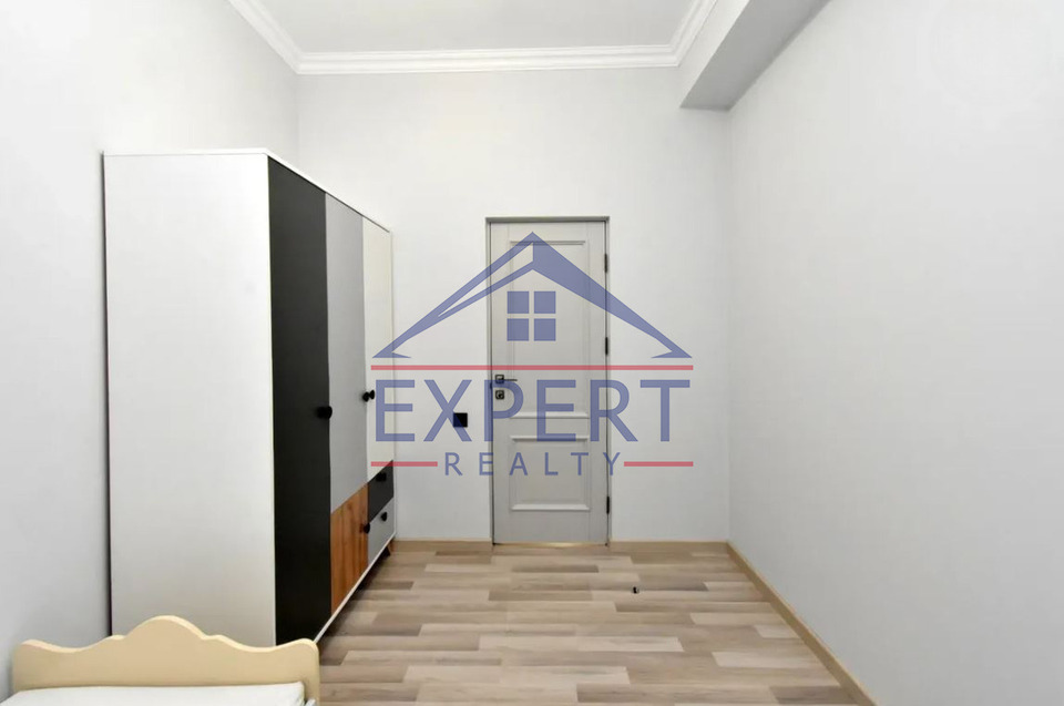 ԱՋԱՓՆՅԱԿ, ԼԵՆԻՆԳՐԱԴՅԱՆ ՓՈՂՈՑ, 4 ՍԵՆՅԱԿ