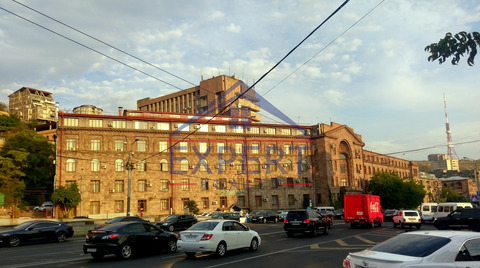 ԿԵՆՏՐՈՆ, ՉԱՐԵՆՑԻ ՓՈՂՈՑ, 3 ՍԵՆՅԱԿ