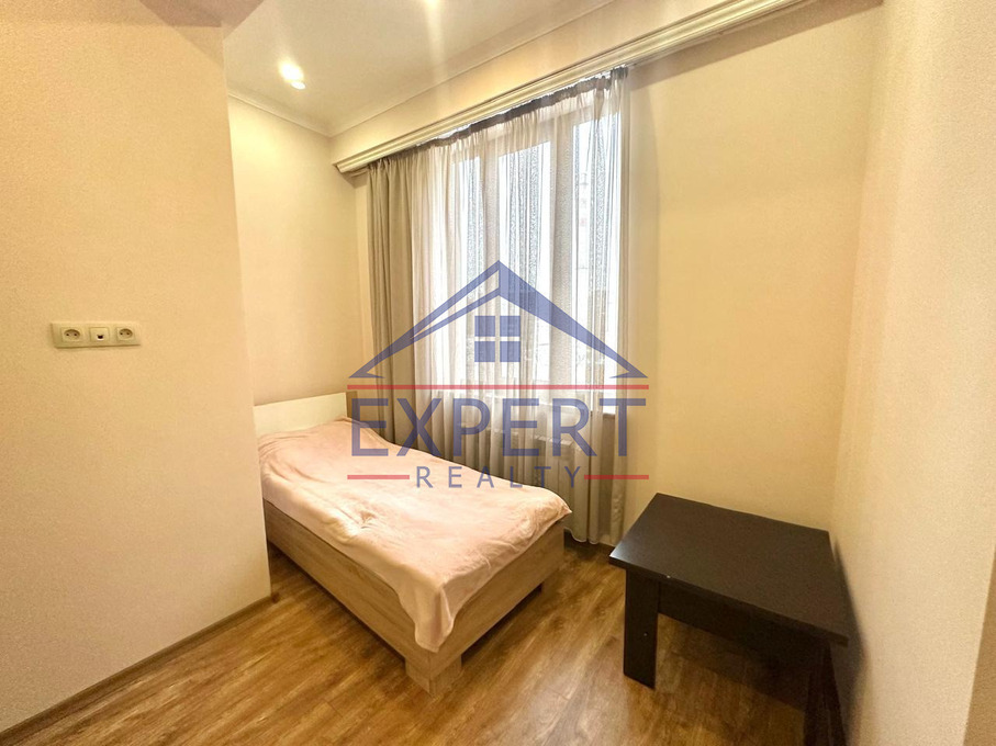 ԱՐԱԲԿԻՐ, ԱԴՈՆՑԻ ՓՈՂՈՑ, 4 ՍԵՆՅԱԿ