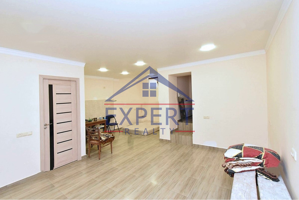 ԱՐԱԲԿԻՐ, ՎԻԿՏՈՐ ՀԱՄԲԱՐՁՈՒՄՅԱՆ ՓՈՂՈՑ