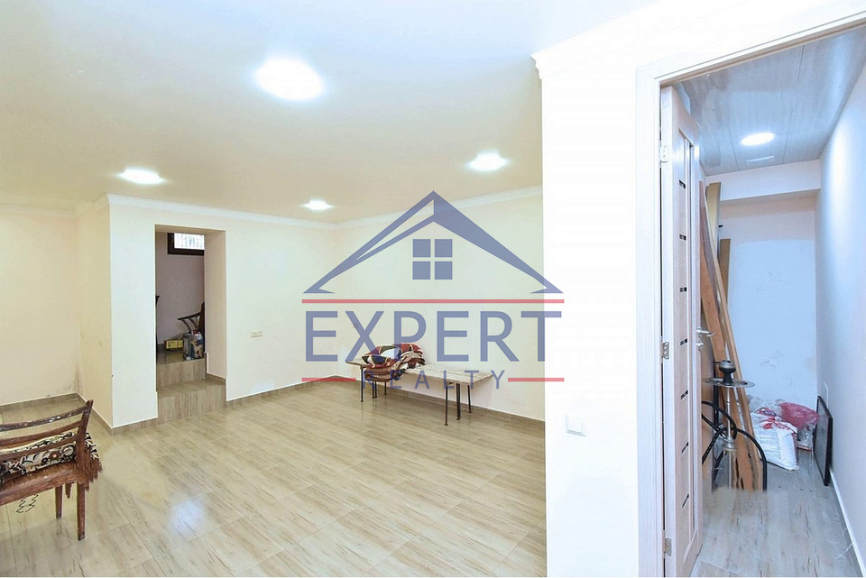 ԱՐԱԲԿԻՐ, ՎԻԿՏՈՐ ՀԱՄԲԱՐՁՈՒՄՅԱՆ ՓՈՂՈՑ