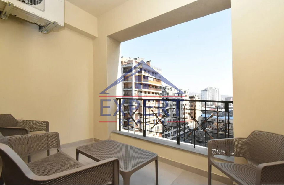 ԿԵՆՏՐՈՆ, ԵԿՄԱԼՅԱՆ ՓՈՂՈՑ, 3 ՍԵՆՅԱԿ