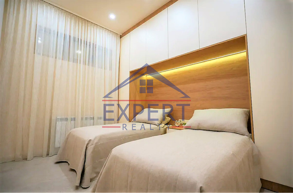 ԿԵՆՏՐՈՆ, ԵԿՄԱԼՅԱՆ ՓՈՂՈՑ, 3 ՍԵՆՅԱԿ