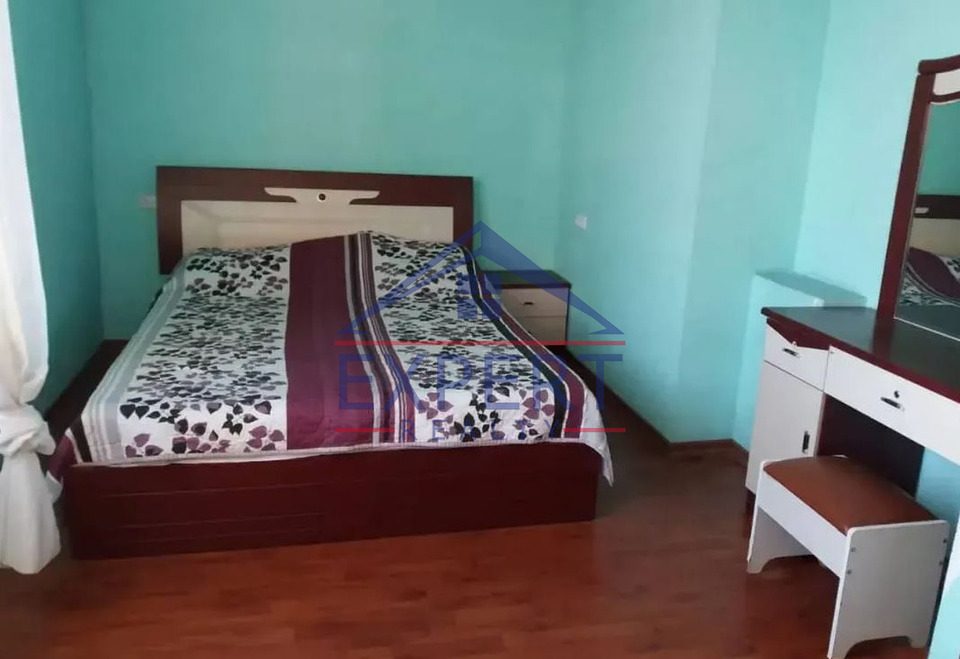 ԿԵՆՏՐՈՆ, ԲԱՂՐԱՄՅԱՆԻ ՊՈՂՈՏԱ, 3 ՍԵՆՅԱԿ