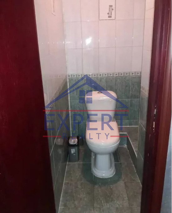 ԿԵՆՏՐՈՆ, ԲԱՂՐԱՄՅԱՆԻ ՊՈՂՈՏԱ, 3 ՍԵՆՅԱԿ
