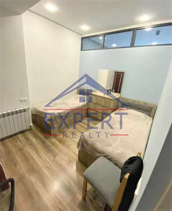 ԴԱՎԹԱՇԵՆ, ԱՆԱՍՏԱՍ ՄԻԿՈՅԱՆ ՓՈՂՈՑ, 3 ՍԵՆՅԱԿ