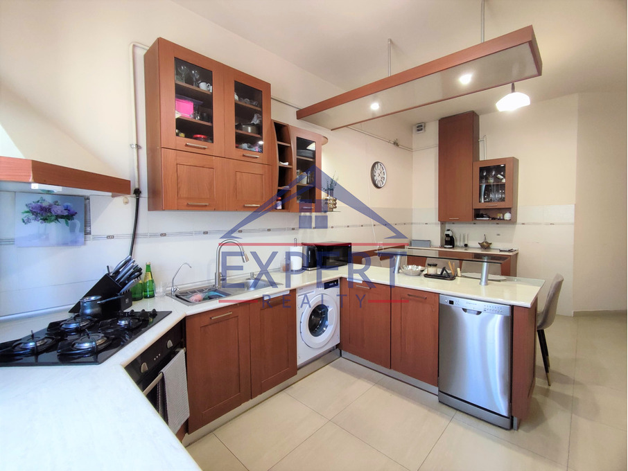 ԿԵՆՏՐՈՆ, ՊՈՒՇԿԻՆԻ ՓՈՂՈՑ, 3 ՍԵՆՅԱԿ