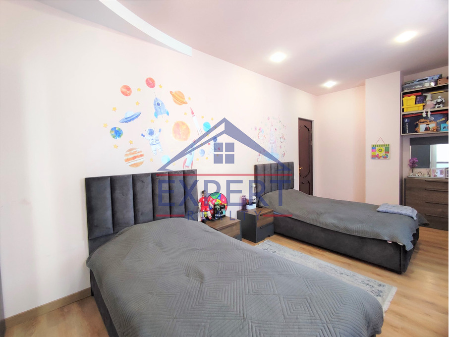 ԿԵՆՏՐՈՆ, ՊՈՒՇԿԻՆԻ ՓՈՂՈՑ, 3 ՍԵՆՅԱԿ