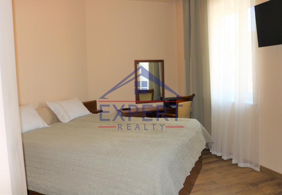 ԿԵՆՏՐՈՆ, ՊՈՒՇԿԻՆԻ ՓՈՂՈՑ, 3 ՍԵՆՅԱԿ