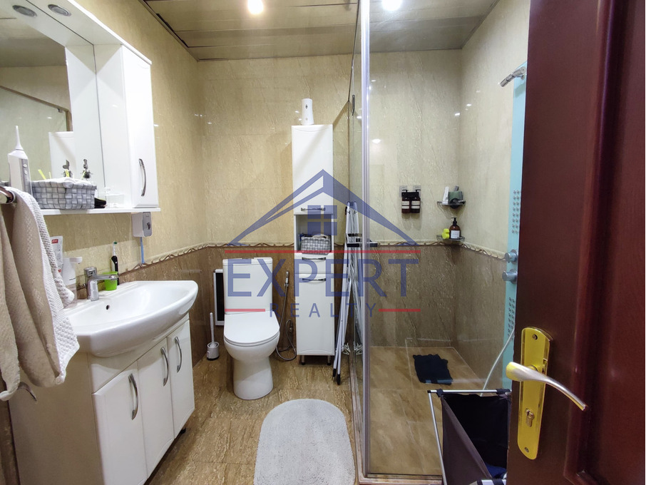 ԿԵՆՏՐՈՆ, ՊՈՒՇԿԻՆԻ ՓՈՂՈՑ, 3 ՍԵՆՅԱԿ