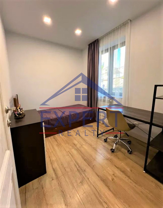 ԱՐԱԲԿԻՐ, ԱՐԱՄ ԽԱՉԱՏՐՅԱՆ ՓՈՂՈՑ, 3 ՍԵՆՅԱԿ