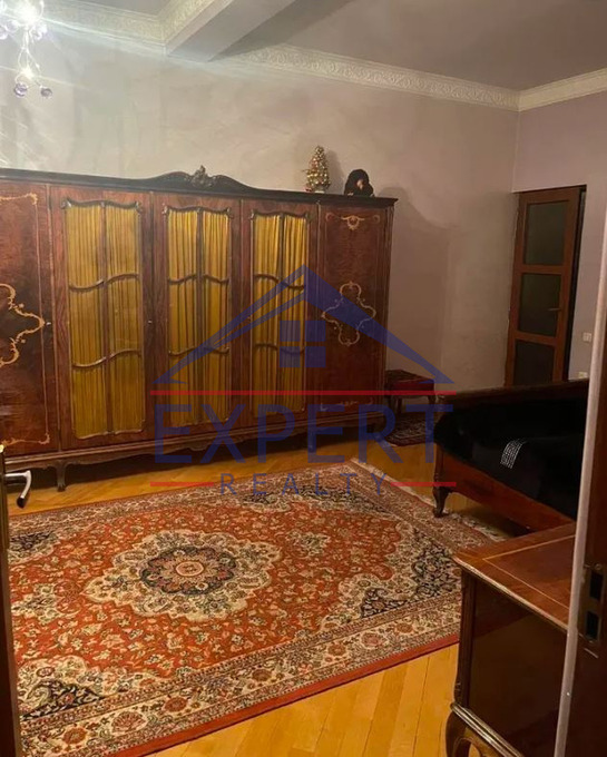 ԷՐԵԲՈՒՆԻ, ՎԱՐԴԱՆ ԱՃԵՄՅԱՆԻ ՓՈՂՈՑ, 3 ՀԱՐԿ