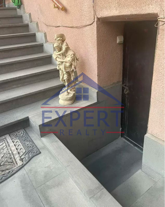ԷՐԵԲՈՒՆԻ, ՎԱՐԴԱՆ ԱՃԵՄՅԱՆԻ ՓՈՂՈՑ, 3 ՀԱՐԿ