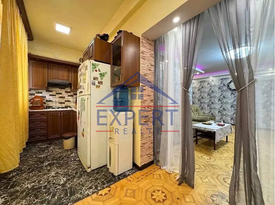 ԱՐԱԲԿԻՐ, ԱՐԱՄ ԽԱՉԱՏՐՅԱՆ ՓՈՂՈՑ, 4 ՍԵՆՅԱԿ