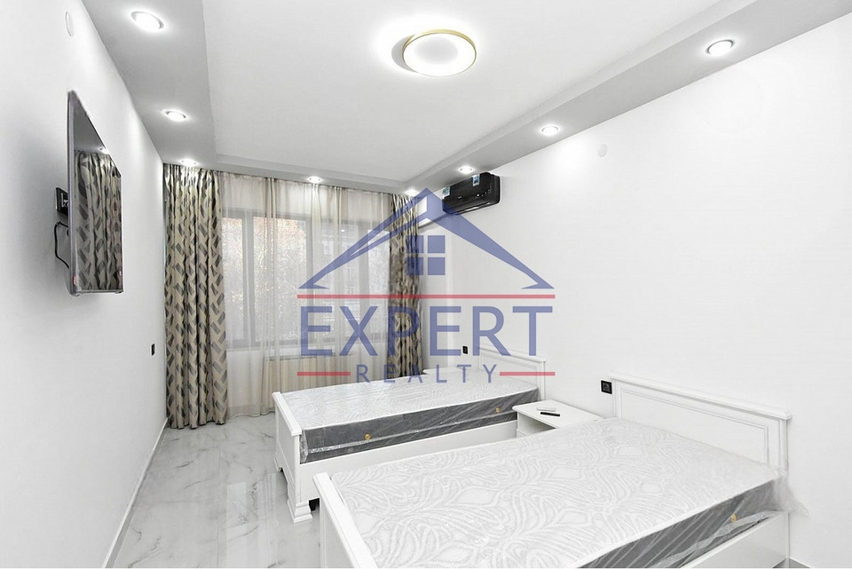 ԿԵՆՏՐՈՆ, ՄԱՇՏՈՑԻ ՊՈՂՈՏԱ, 3 ՍԵՆՅԱԿ