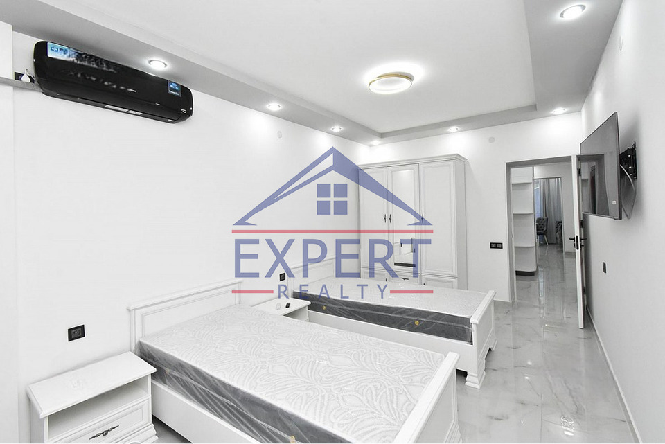 ԿԵՆՏՐՈՆ, ՄԱՇՏՈՑԻ ՊՈՂՈՏԱ, 3 ՍԵՆՅԱԿ