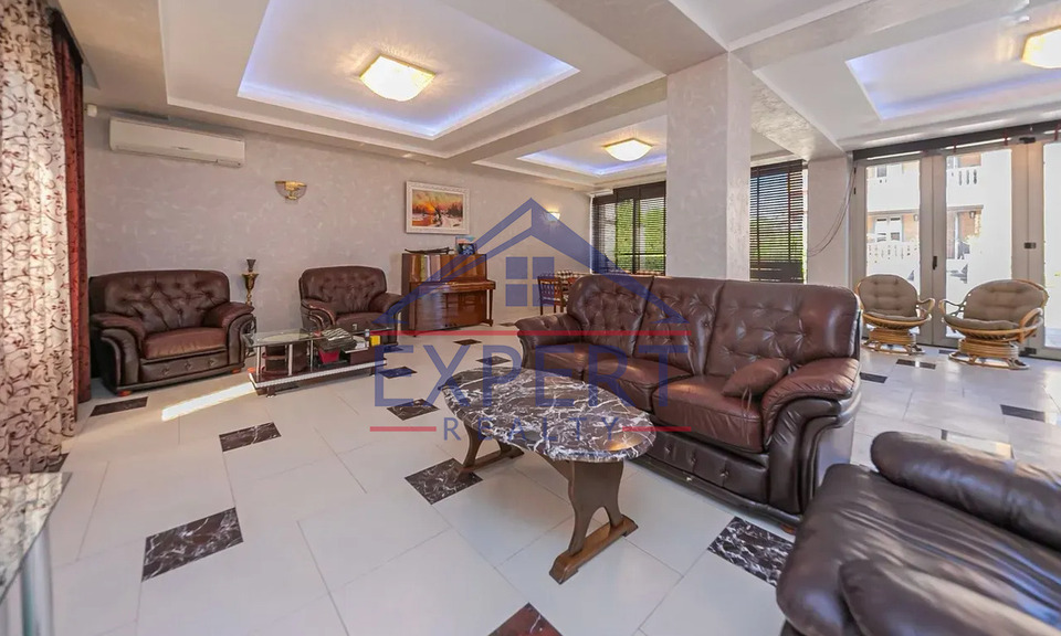 ՆՈՐ ՆՈՐՔ, ՄՈԼԴՈՎԱԿԱՆ ՓՈՂՈՑ, 8 ՍԵՆՅԱԿ