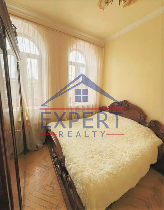 ԿԵՆՏՐՈՆ, ՏԻԳՐԱՆ ՄԵԾ ՊՈՂՈՏԱ, 2 ՍԵՆՅԱԿ