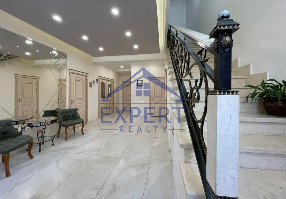 ԱՎԱՆ, ՆՎԵՐ ՍԱՖԱՐՅԱՆ ՓՈՂՈՑ, 5 ՍԵՆՅԱԿ