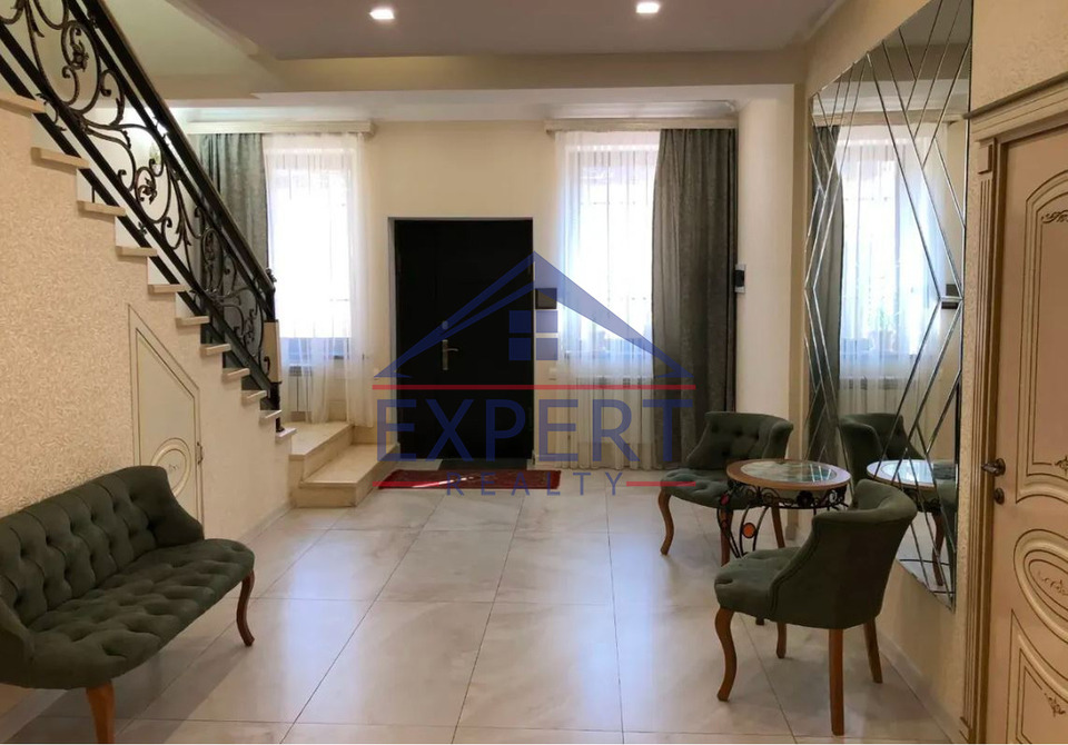 ԱՎԱՆ, ՆՎԵՐ ՍԱՖԱՐՅԱՆ ՓՈՂՈՑ, 5 ՍԵՆՅԱԿ