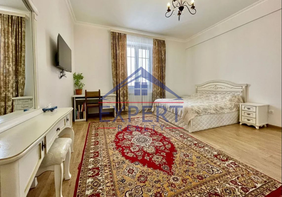 ԱՎԱՆ, ՆՎԵՐ ՍԱՖԱՐՅԱՆ ՓՈՂՈՑ, 5 ՍԵՆՅԱԿ