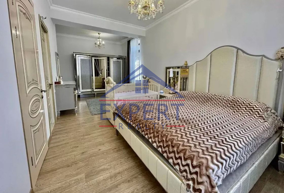 ԱՎԱՆ, ՆՎԵՐ ՍԱՖԱՐՅԱՆ ՓՈՂՈՑ, 5 ՍԵՆՅԱԿ