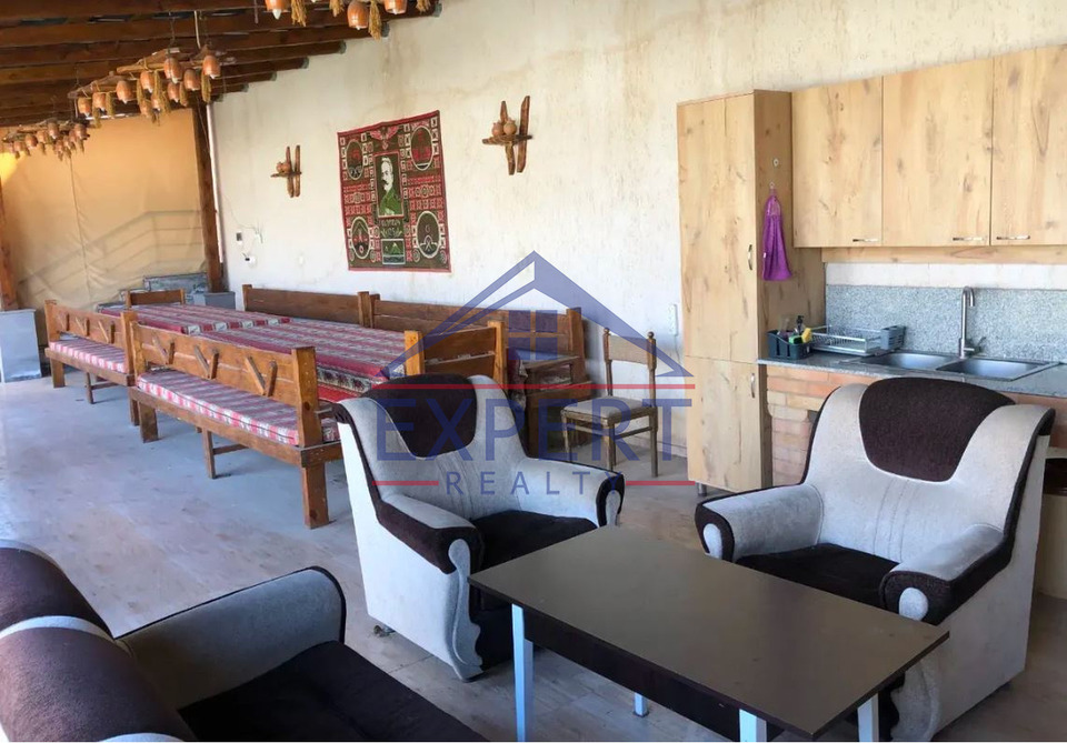 ԱՎԱՆ, ՆՎԵՐ ՍԱՖԱՐՅԱՆ ՓՈՂՈՑ, 5 ՍԵՆՅԱԿ