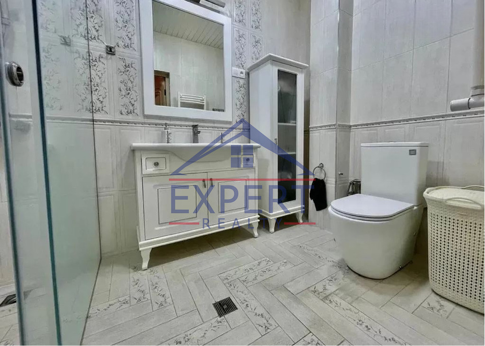 ԱՎԱՆ, ՆՎԵՐ ՍԱՖԱՐՅԱՆ ՓՈՂՈՑ, 5 ՍԵՆՅԱԿ