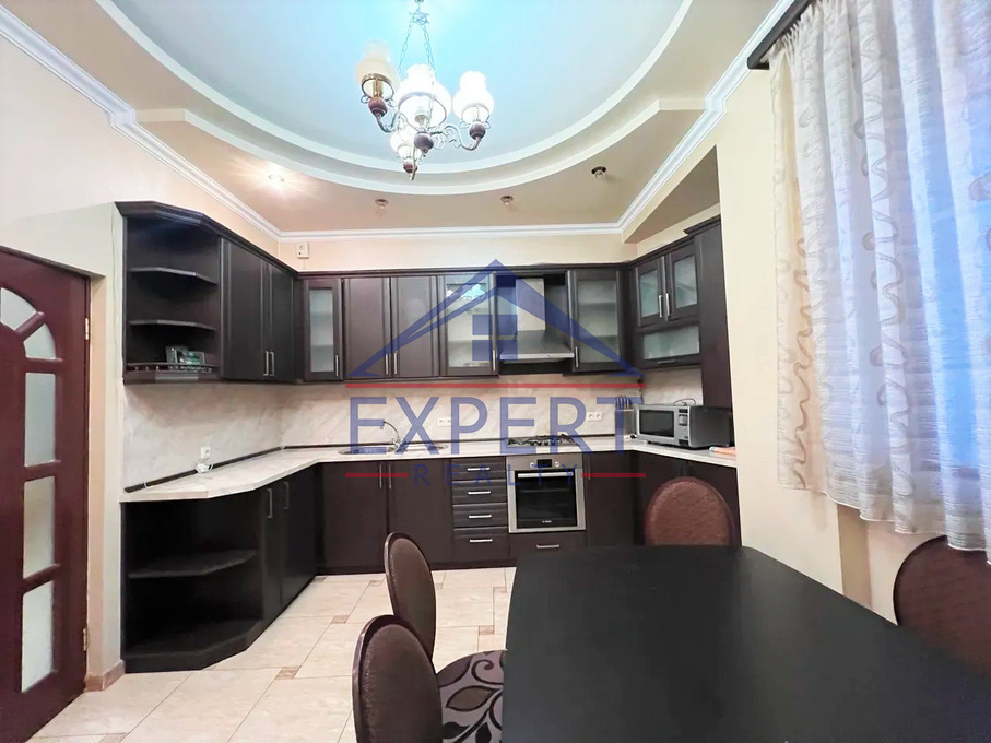 ԱՎԱՆ, ԾԱՐԱՎ ԱՂԲՅՈՒՐԻ ՓՈՂՈՑ, 5 ՍԵՆՅԱԿ