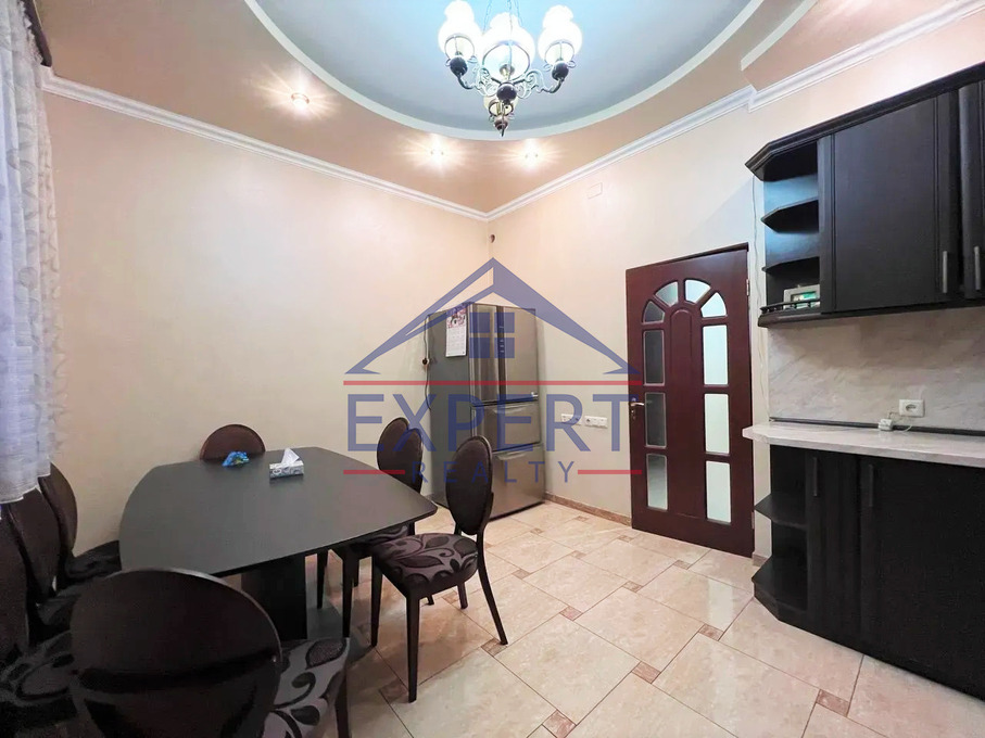 ԱՎԱՆ, ԾԱՐԱՎ ԱՂԲՅՈՒՐԻ ՓՈՂՈՑ, 5 ՍԵՆՅԱԿ