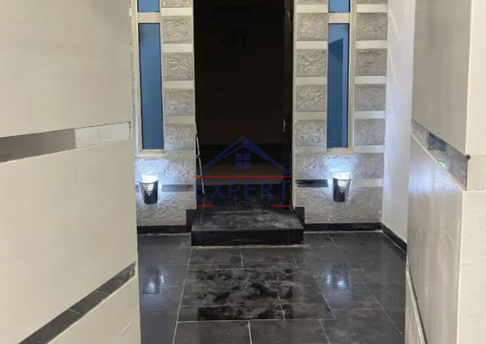 Բազմաֆունկցիոնալ գույք Եղիշե Չարենցի փողոցում կենտրոնում