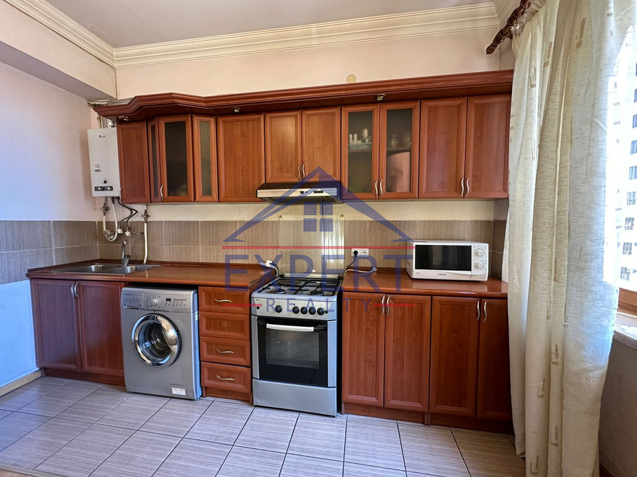 ԿԵՆՏՐՈՆ, ԱՐԳԻՇՏԻ ՓՈՂՈՑ, 3 ՍԵՆՅԱԿ