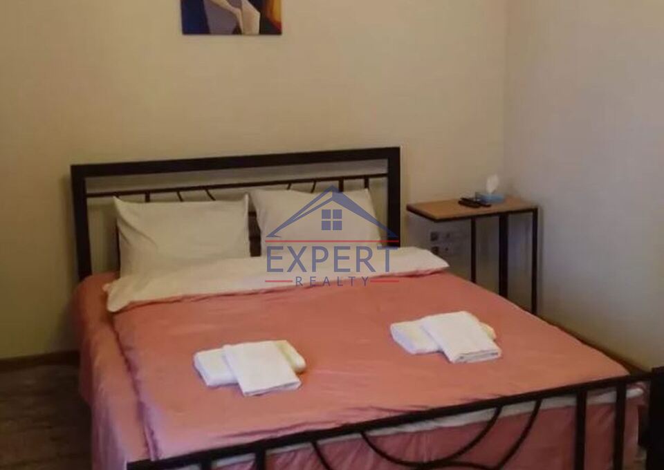 ԱՐԱԲԿԻՐ, ԿՈՄԻՏԱՍԻ ՊՈՂՈՏԱ, 1 ՍԵՆՅԱԿ