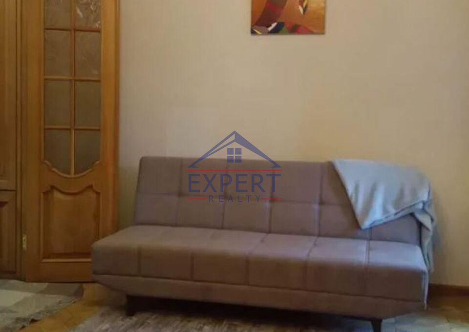 ԱՐԱԲԿԻՐ, ԿՈՄԻՏԱՍԻ ՊՈՂՈՏԱ, 1 ՍԵՆՅԱԿ