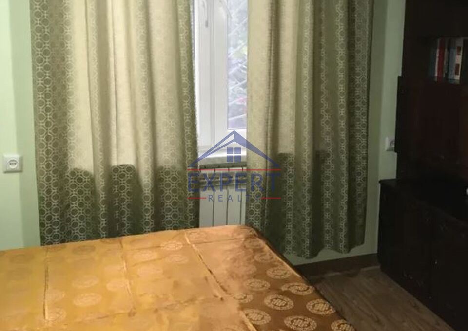 ԱՋԱՓՆՅԱԿ, ՖՈՒՉԻԿԻ ՓՈՂՈՑ, 3 ՍԵՆՅԱԿ