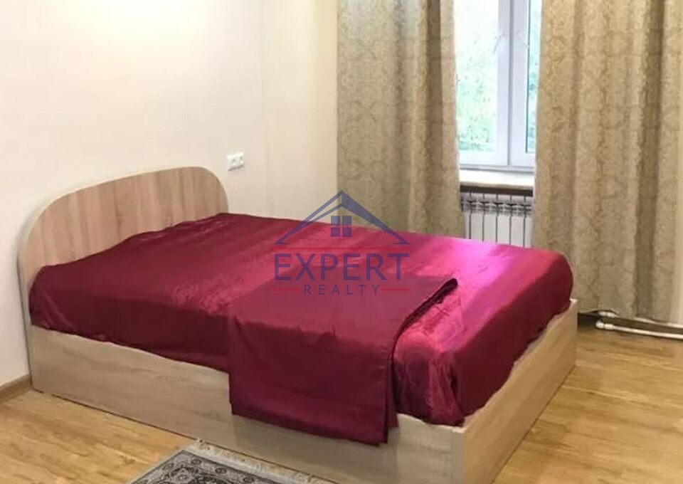 ԱՋԱՓՆՅԱԿ, ՖՈՒՉԻԿԻ ՓՈՂՈՑ, 3 ՍԵՆՅԱԿ