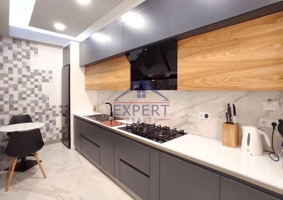 ԿԵՆՏՐՈՆ, ԱԼԵՔ ՄԱՆՈՒԿՅԱՆ ՓՈՂՈՑ, 4 ՍԵՆՅԱԿ