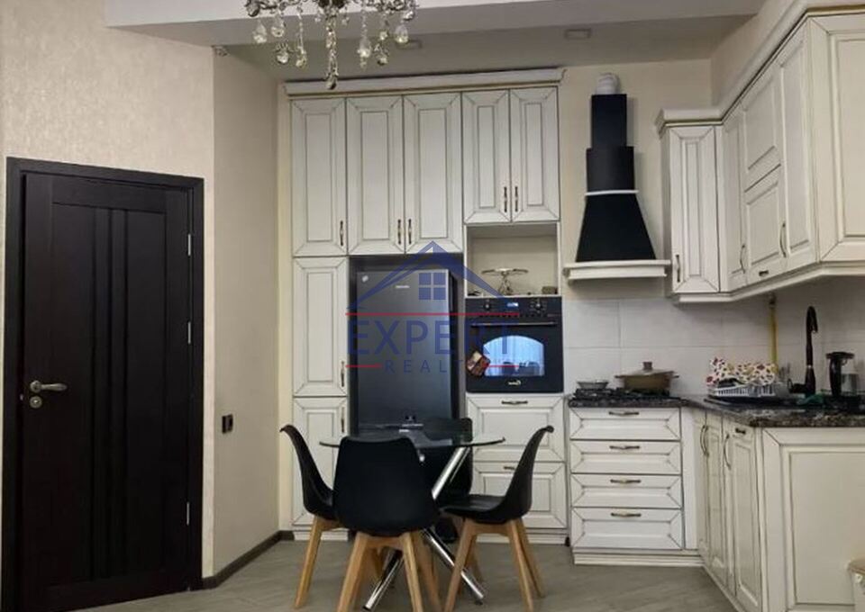 ԱՐԱԲԿԻՐ, ԿՈՄԻՏԱՍԻ ՊՈՂՈՏԱ, 3 ՍԵՆՅԱԿ