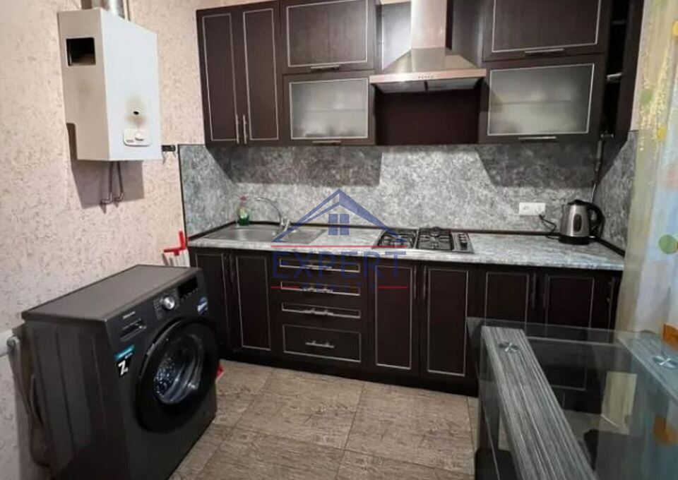 ԱՐԱԲԿԻՐ, ԱԶԱՏՈՒԹՅԱՆ ՊՈՂՈՏԱ, 1 ՍԵՆՅԱԿ