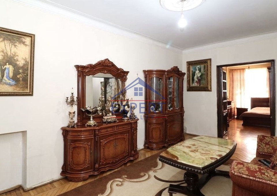 ԿԵՆՏՐՈՆ, ԽՈՐԵՆԱՑԻ ՓՈՂՈՑ, 3 ՍԵՆՅԱԿ