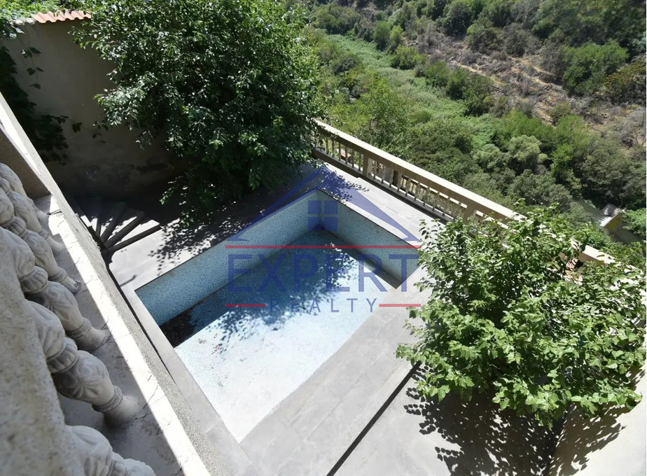 ԱՐԱԲԿԻՐ, ՔԵՌՈՒ ՓՈՂՈՑ, 4 ՀԱՐԿԱՆԻ ԱՌԱՆՁՆԱՏՈՒՆ